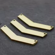 Intercalaire chevron 2 trous en bois brut à peindre ou customiser 60x18 mm pour création DIY de collier ou sautoir