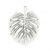 Pendentif en métal feuille de philodendron 50 mm Placage Argent fin vieilli x1|raw }}