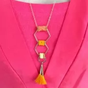 Pompon en coton pour des créations DIY 33 mm Fuchsia avec coupelle métallique Doré à l'or fin