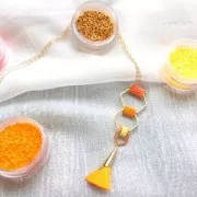 Pompon en coton pour des créations DIY 33 mm Crème avec coupelle métallique Doré HQ