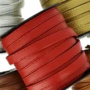 Sangle de sac en matière synthétique avec surpiqûres 10 mm Ivoire x 1m