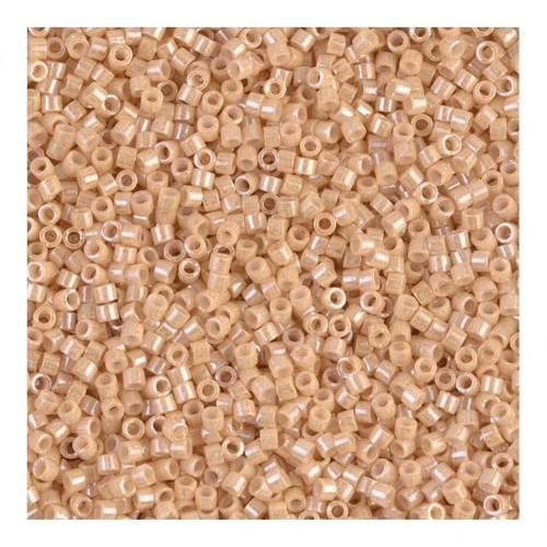 Miyuki Delica 11/0 DB0205 - Light Caramel Ceylon x8g