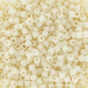 Miyuki Delica 11/0 DB0352 - Mat Opaque Cream paquet de 100g|raw }}