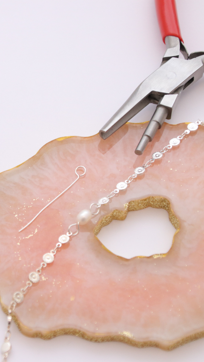 Schéma Former une boucle sur un clou ou une tige pour bijoux Schéma Former une boucle sur un clou ou une tige pour bijoux