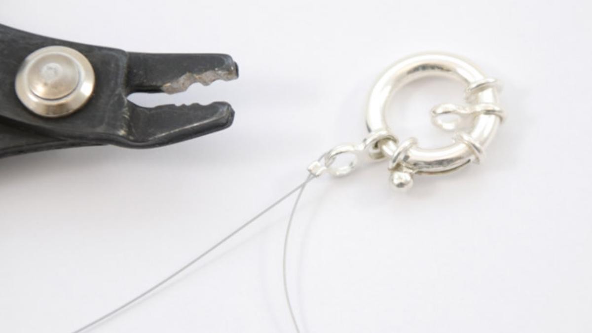 Faire de jolies finitions avec des perles à écraser : Etape 2 Faire de jolies finitions avec des perles à écraser : Etape 2