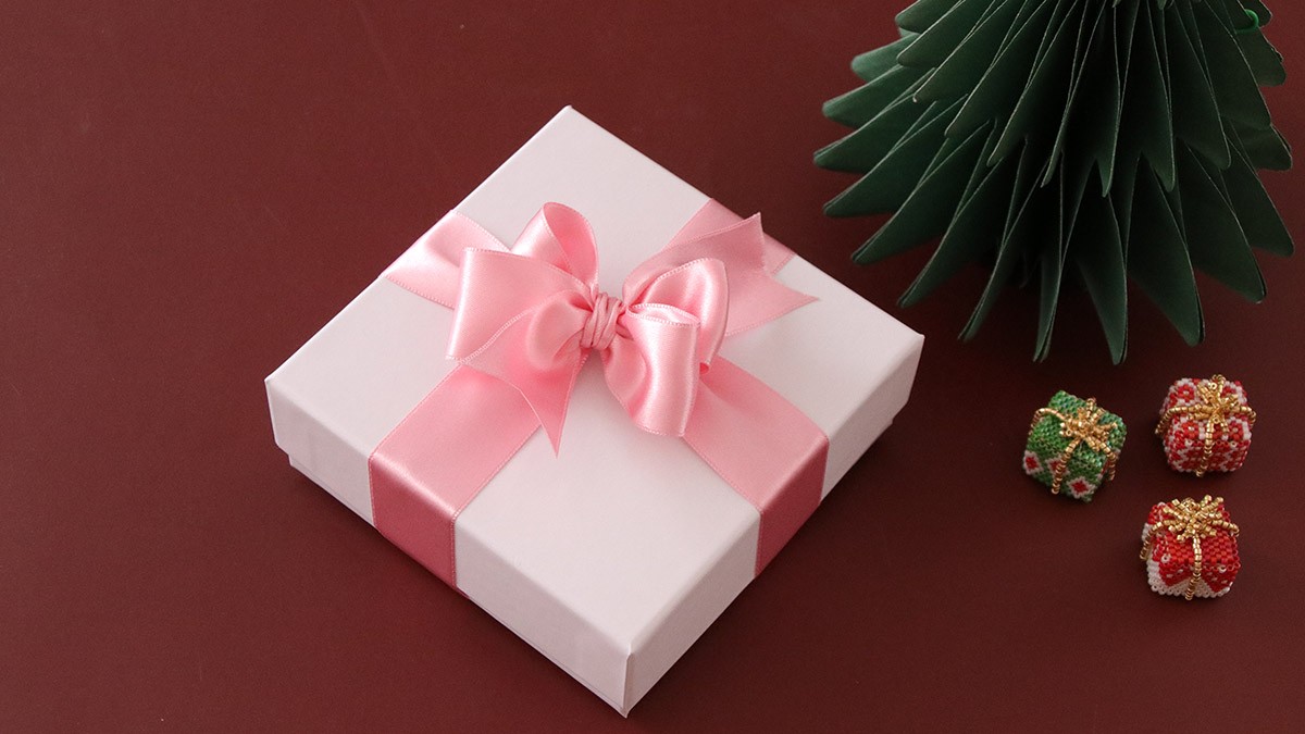 Comment faire un noeud double facile et rapide avec rubans de soie ?