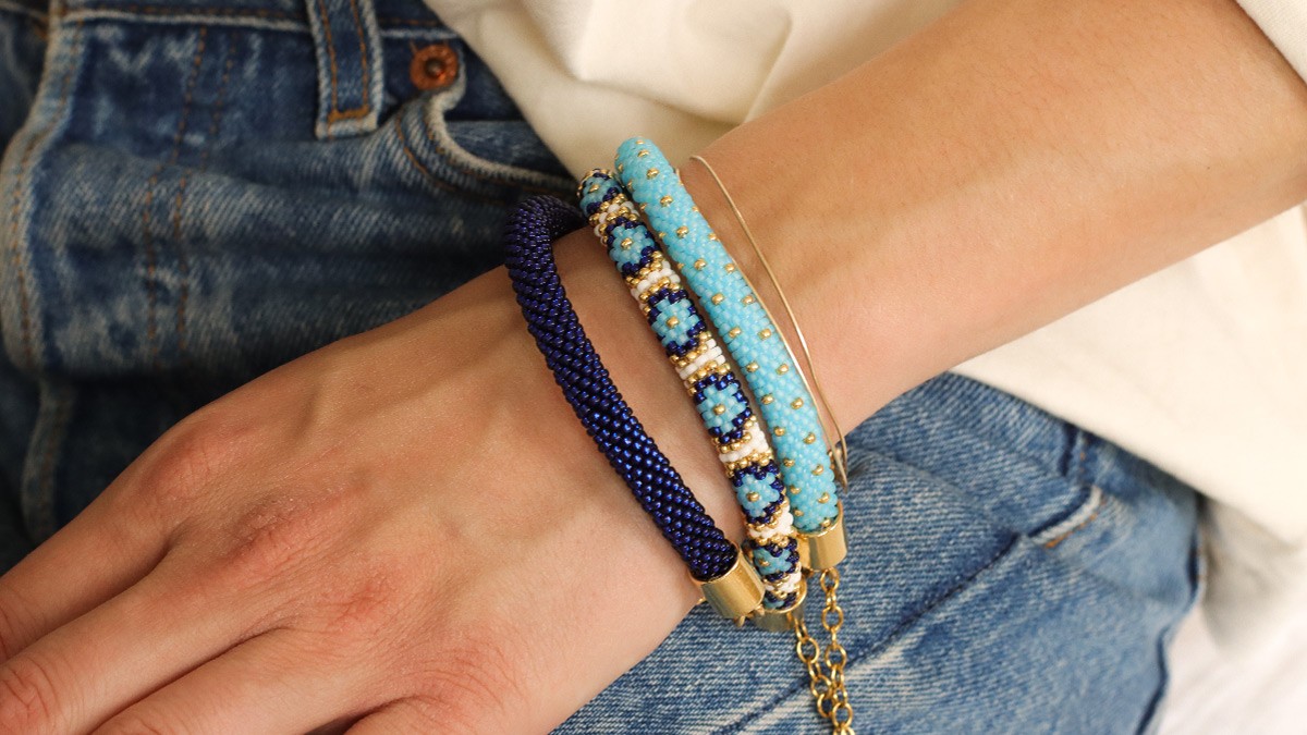 Comment faire des bijoux en spirale au crochet ? Comment faire des bijoux en spirale au crochet ?