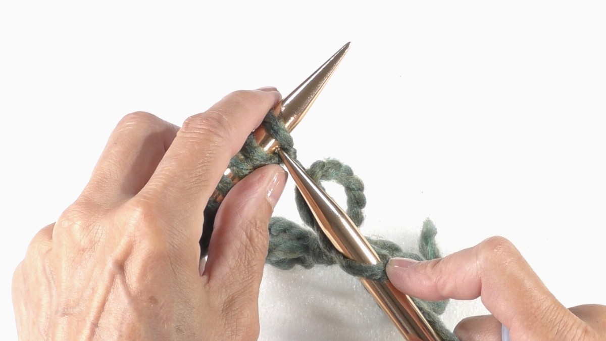 Comment tricoter une maille endroit (point mousse) ? : Etape 13