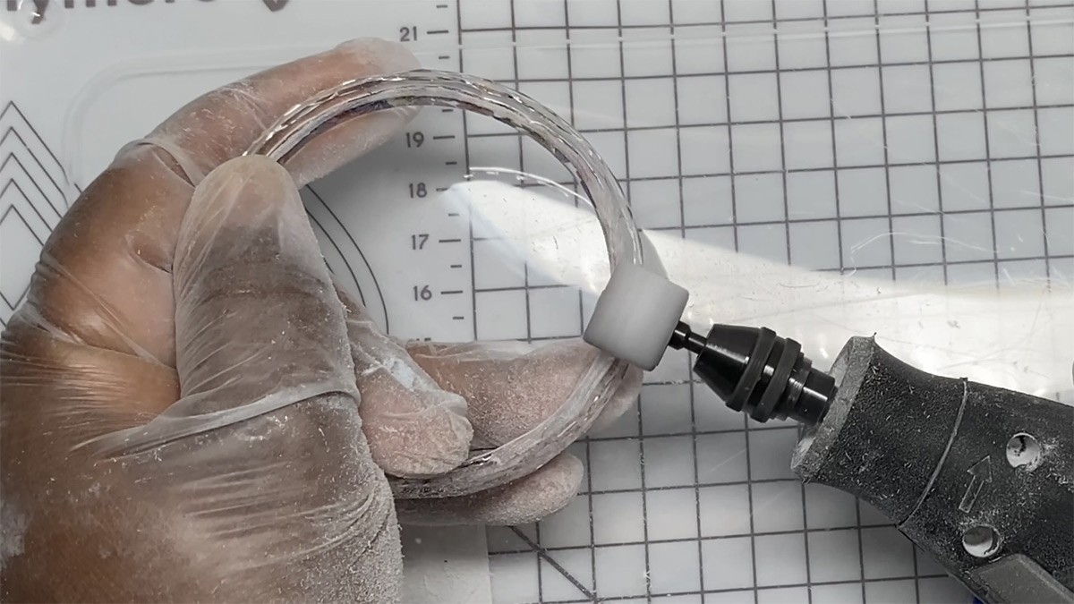 Comment poncer de la résine ? : Etape 2 Comment poncer de la résine ? : Etape 2