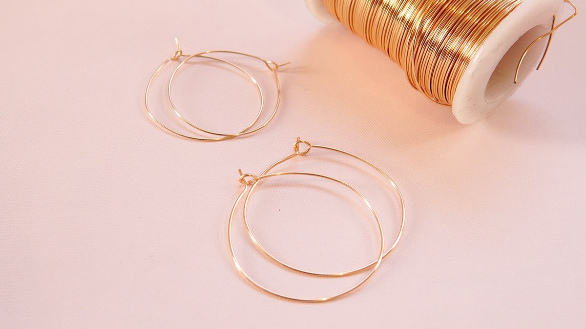 Comment faire des boucles d'oreilles créoles ?