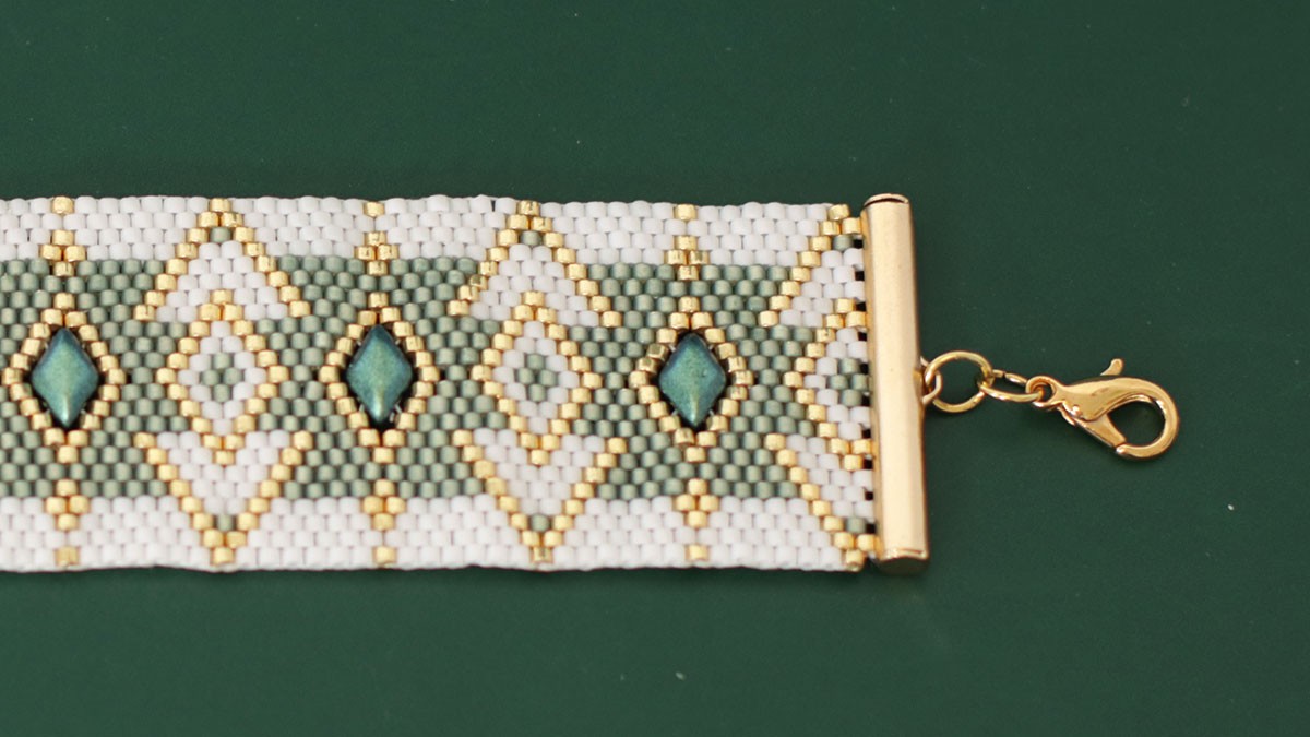 Comment finir un bracelet en tissage Peyote ?