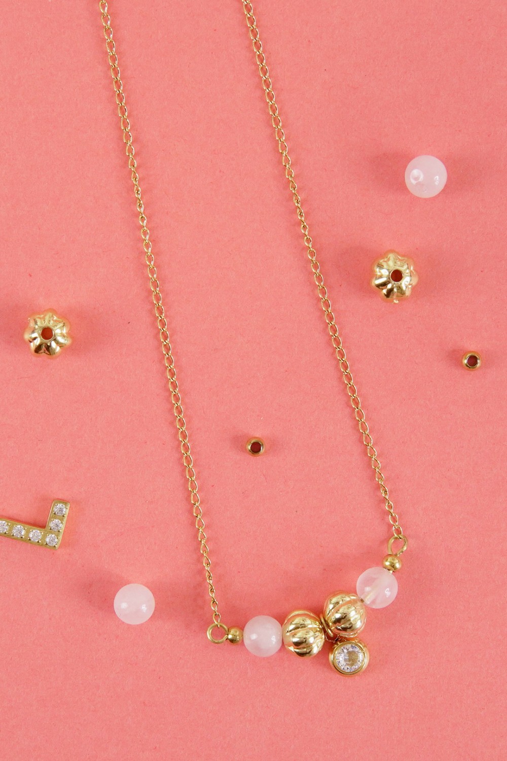 Schéma Saison Hiver - Leçon 3 : Comment faire un collier avec de la chaîne et des perles ? Schéma Saison Hiver - Leçon 3 : Comment faire un collier avec de la chaîne et des perles ?