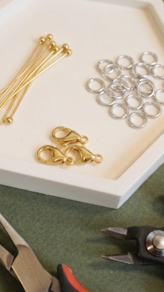 Schéma Apprêts bijoux : le guide du débutant pour bien choisir (et ne rien oublier)