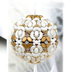 boule de No&euml;l en perles Puca