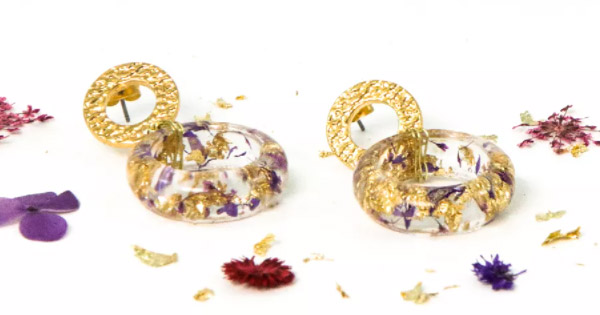 inclure des fleurs s&eacute;ch&eacute;es dans la r&eacute;sine