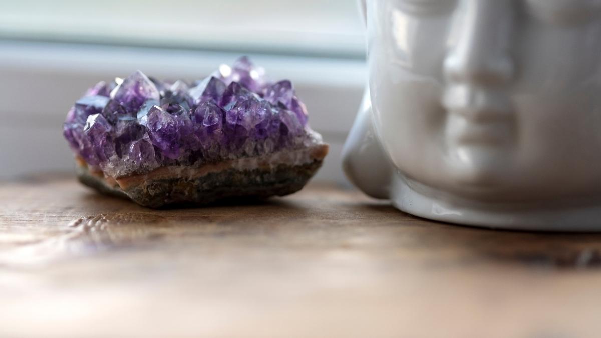 pierre d'am&eacute;thyste