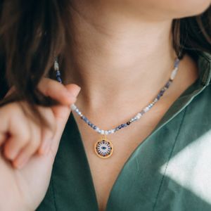 collier pierre gemme bleue