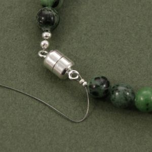 bracelet perles fermoir aimant&eacute;