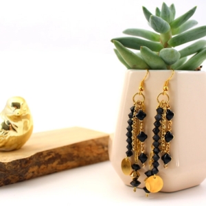 Boucles d'oreilles toupies et cha&icirc;ne