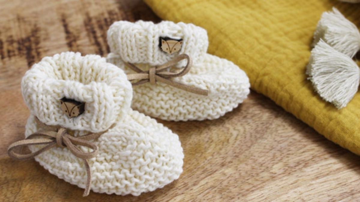 Chaussons b b au tricot facile Perles Co