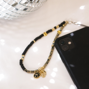 bijou de t&eacute;l&eacute;phone en perles DIY