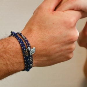 bracelet homme cordon et breloques