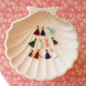 pompons color&eacute;s - tendance bijoux 2025 2026 hiver