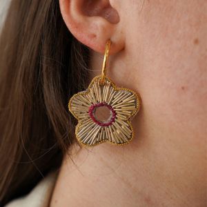 fleurs brod&eacute;es