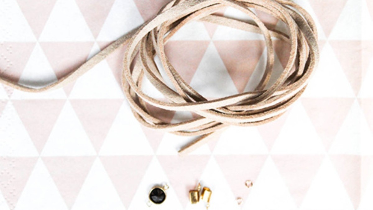 Bracelet suedine et intercalaire : Etape 1