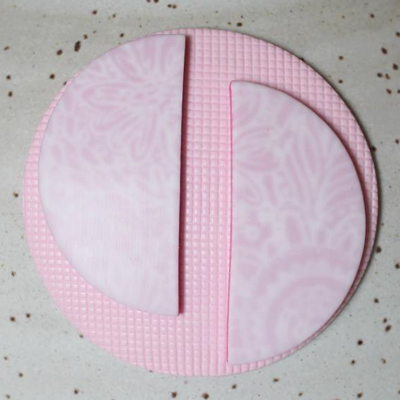 Broche Rose pâte polymère Cernit et plaques de texture : Etape 8