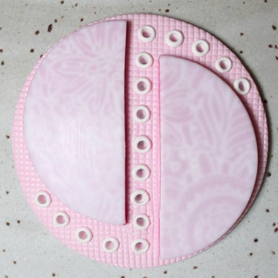 Broche Rose pâte polymère Cernit et plaques de texture : Etape 12