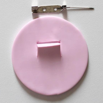 Broche Rose pâte polymère Cernit et plaques de texture : Etape 15