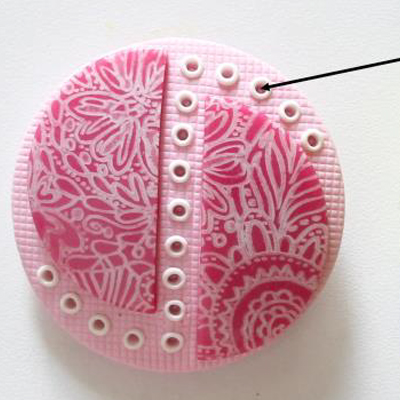 Broche Rose pâte polymère Cernit et plaques de texture : Etape 19