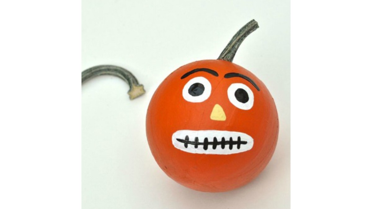 Halloween - Décoration balles chat noir et potiron : Etape 3 Halloween - Décoration balles chat noir et potiron : Etape 3