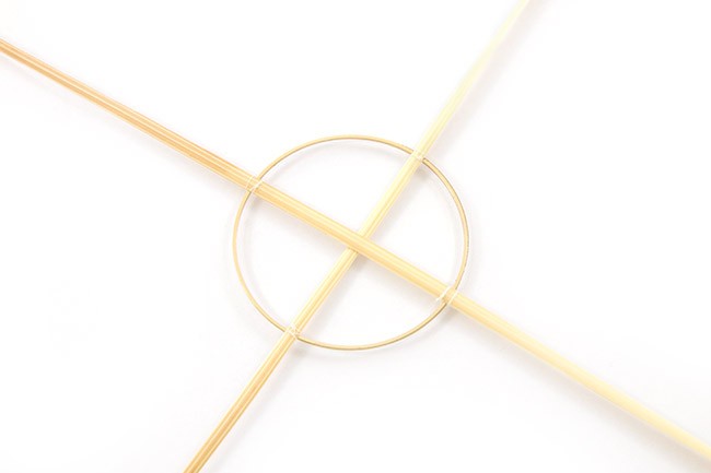 DIY Déco : étoile de Noël en paille : Etape 2 DIY Déco : étoile de Noël en paille : Etape 2