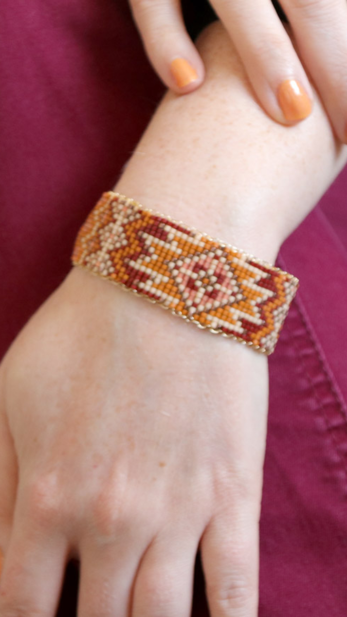 Schéma Tutoriel Bracelet manchette en perles miyuki couleurs briques Schéma Tutoriel Bracelet manchette en perles miyuki couleurs briques