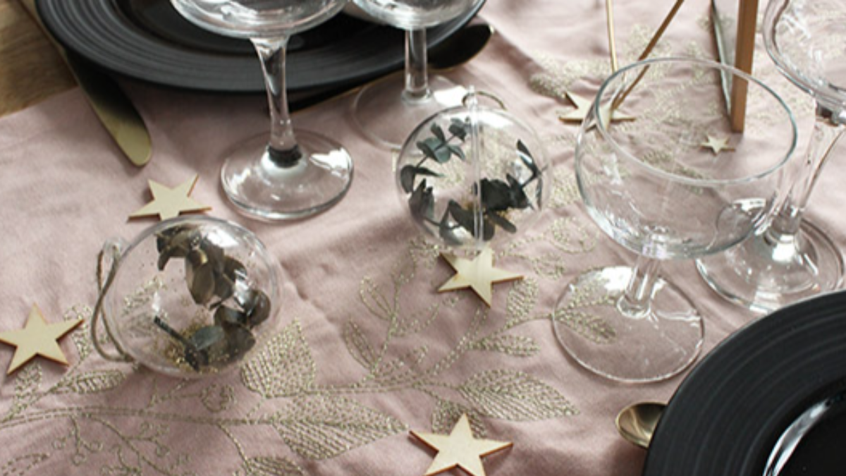 Schéma DIY : Boule de Noël transparente avec eucalyptus Schéma DIY : Boule de Noël transparente avec eucalyptus