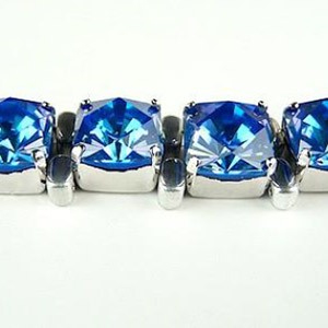 Bracelet Eléonore en perles PureCrystal et perles en verre par Puca® : Etape 8