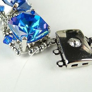 Bracelet Eléonore en perles PureCrystal et perles en verre par Puca® : Etape 23