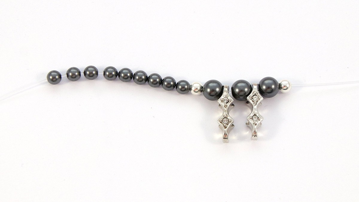 Bague élastique 3 rangs avec Perles Nacrées : Etape 1