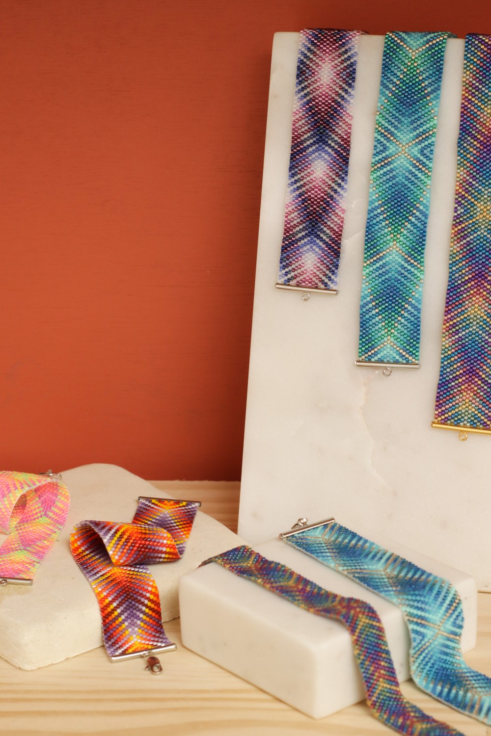 Bracelet brésilien motif hypnotic en tissage de perles Miyuki Délicas