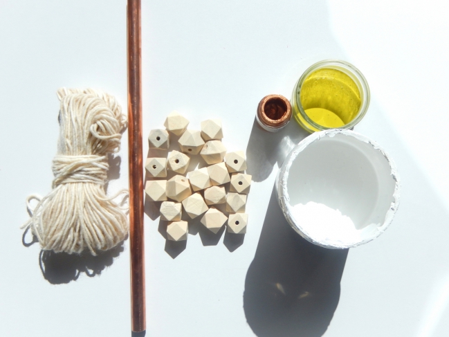 Porte essuie-tout perles en bois : Etape 1