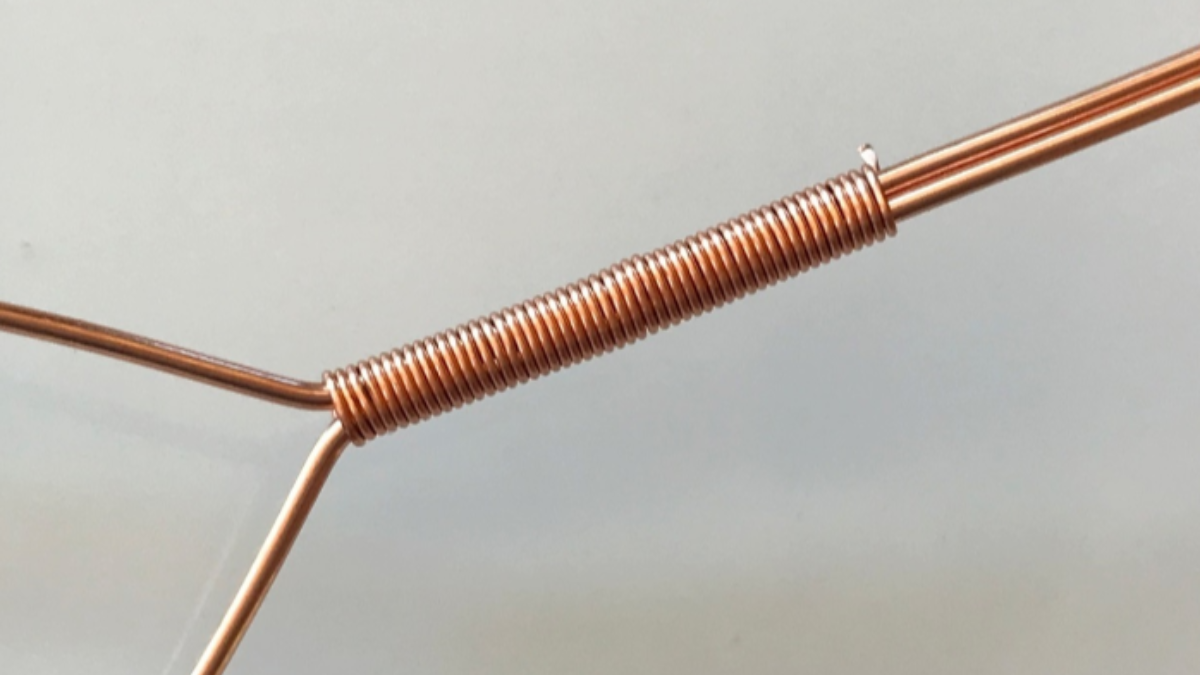 Pendentif en pierre gemme serti avec du fil de cuivre : Etape 8