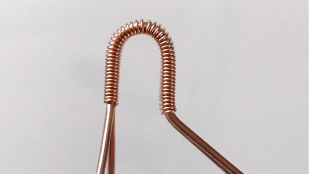 Pendentif en pierre gemme serti avec du fil de cuivre : Etape 14