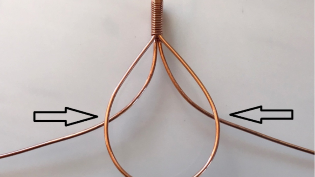 Pendentif en pierre gemme serti avec du fil de cuivre : Etape 16