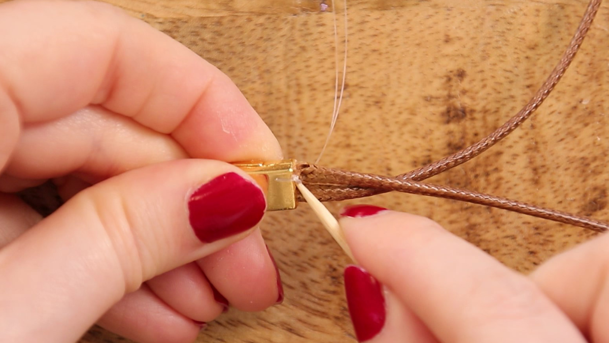 Bracelet homme multirang, oeil de tigre, perles en bois et Bouddha : Etape 2