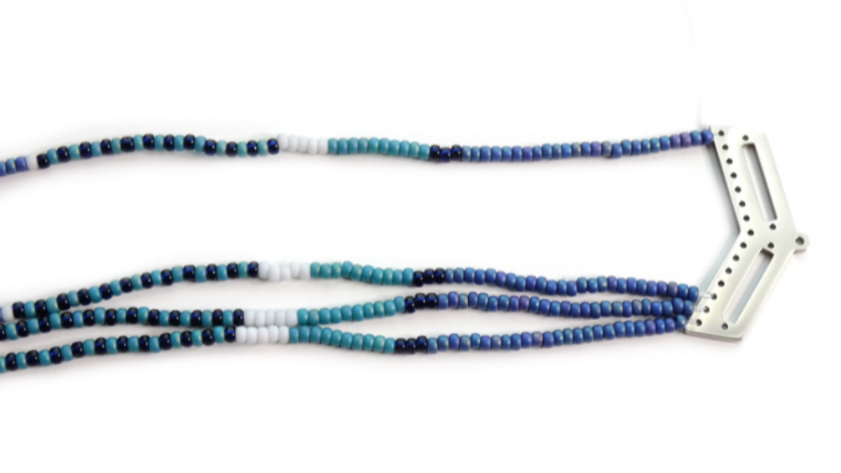 Collier long multirangs avec perles de rocailles miyuki bleu et turquoise : Etape 5