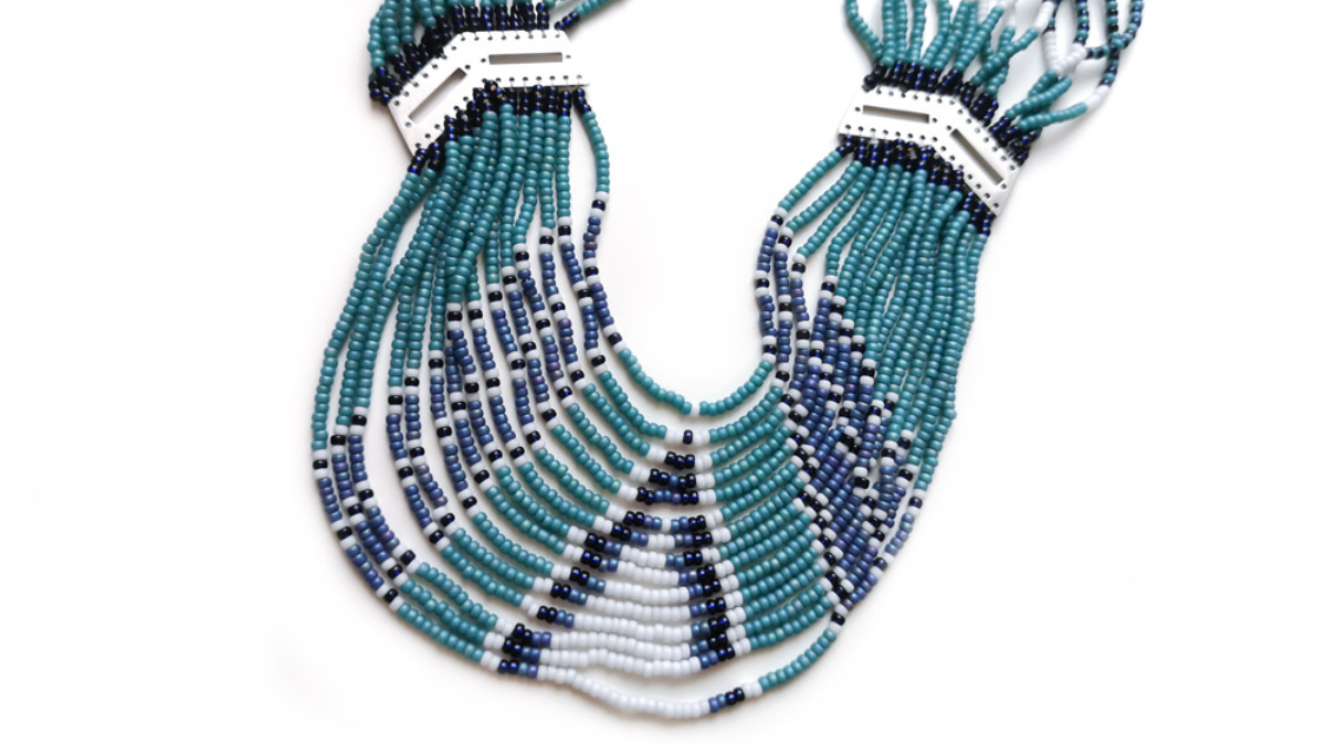 Collier long multirangs avec perles de rocailles miyuki bleu et turquoise : Etape 6