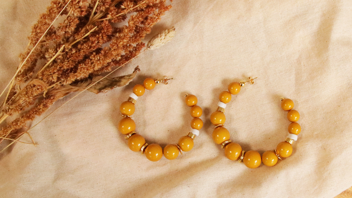 Schéma Boucles d'oreilles créoles - grandes tailles - avec des perles en résine Schéma Boucles d'oreilles créoles - grandes tailles - avec des perles en résine