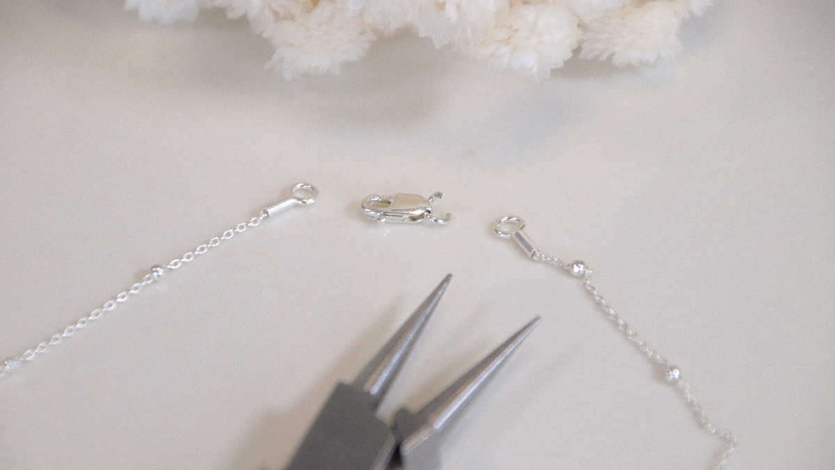 Collier chaîne boule en Argent 925 et pendentif en Quartz fumé : Etape 2 Collier chaîne boule en Argent 925 et pendentif en Quartz fumé : Etape 2